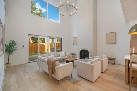 6632 Lockheed Ave, Dallas, TX 75209