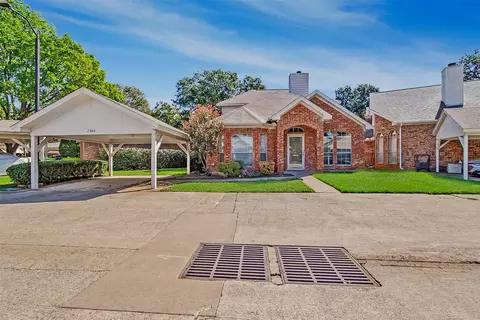 2880 Inniswood Cir, Arlington, TX 76015