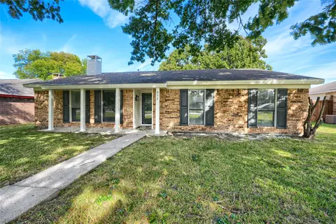912 Navasota Dr, Garland, TX 75040