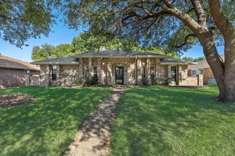 310 Doral Pl, Garland, TX 75043