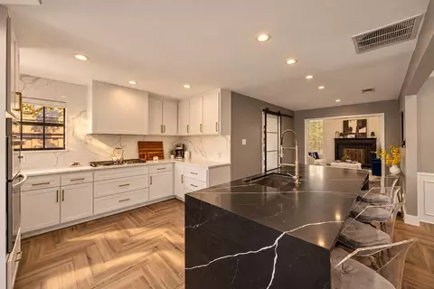 5833 Gallant Fox Ln, Plano, TX 75093