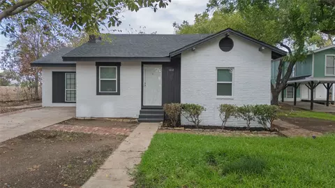 1032 W Oak St, Weatherford, TX 76086