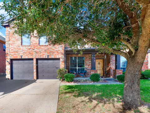 2328 Tawny Owl Rd, Grand Prairie, TX 75052
