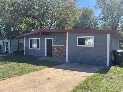2532 Loy Lake Rd, Denison, TX 75020