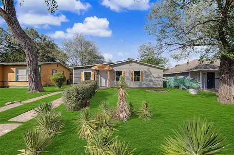 4037 Reed St, Fort Worth, TX 76119