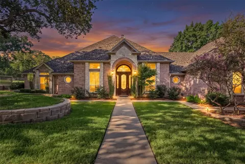 135 Country Vista Cir, Burleson, TX 76028