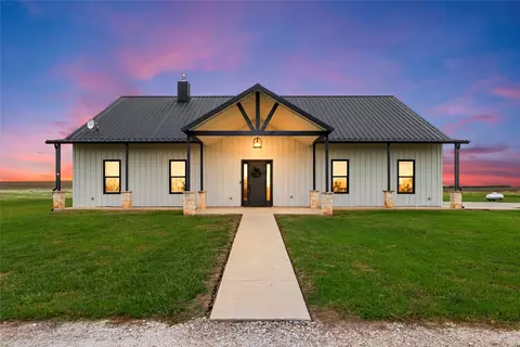 231 Hcr 2312, Abbott, TX 76621