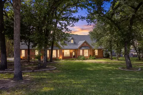 7208 Wooded Acres Trl, Mansfield, TX 76063