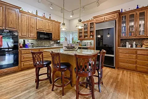 Kitchen - 365 Epps Rd, Palmer, TX 75152 photo 1 of 2