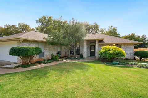 511 Casas Del Norte Ct, Granbury, TX 76049