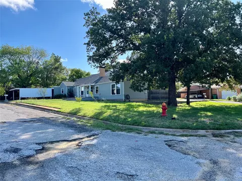 603 W Cedar St, Nocona, TX 76255