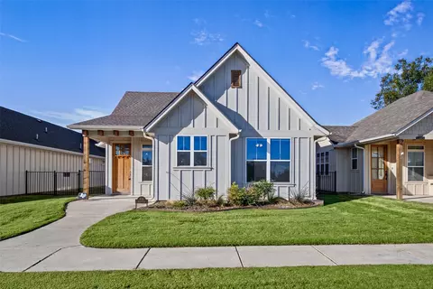 505 Eastpark Ln, Granbury, TX 76049