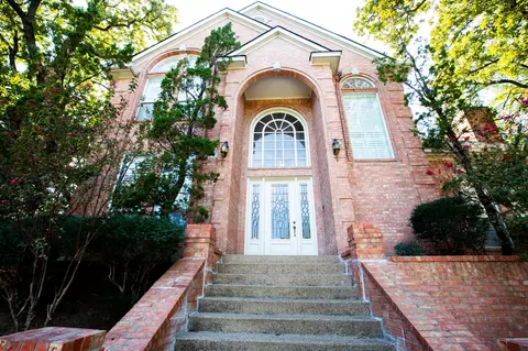 1102 Cedarbrook Dr, Arlington, TX 76006