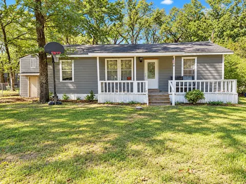 1325 Grove Dr, West Tawakoni, TX 75474