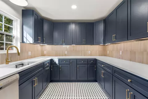 Kitchen - 4000 Cobbs Dr, Waco, TX 76708 photo 3 of 4