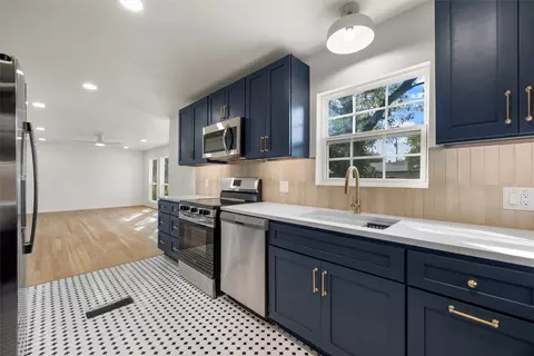 Kitchen - 4000 Cobbs Dr, Waco, TX 76708 photo 4 of 4