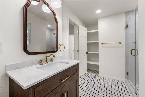 Bath - 4000 Cobbs Dr, Waco, TX 76708 photo 3 of 3