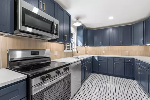 Kitchen - 4000 Cobbs Dr, Waco, TX 76708 photo 2 of 4