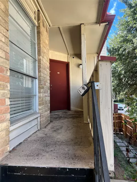 919 S Weatherred Dr #204B, Richardson, TX 75080
