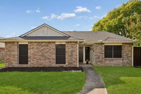 1805 Creekside Ct, Garland, TX 75040