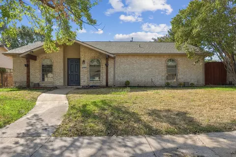 3026 Flagstone Dr, Garland, TX 75044