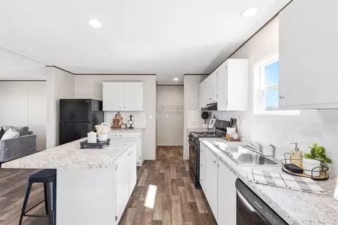Kitchen - 7200 Fm 2728, Terrell, TX 75161 photo 3 of 4