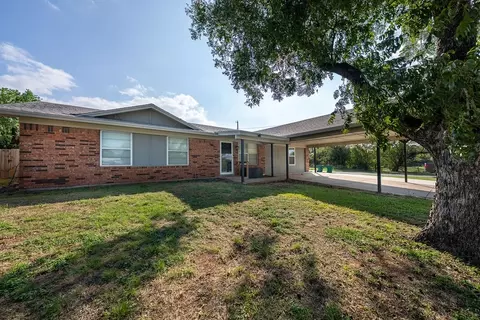 1610 W Plummer St, Eastland, TX 76448