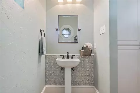 Bath - 1345 Stillwater Rd, Waco, TX 76708 photo 5 of 8