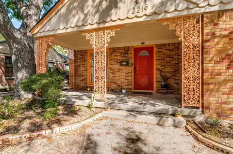 2219 Carnes St, Dallas, TX 75208