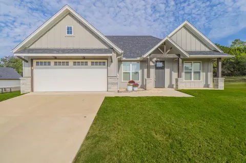 1004 Mojave Trl, Granbury, TX 76048