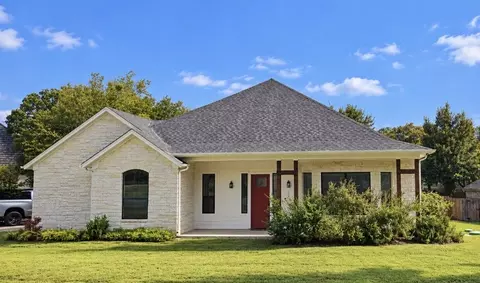7006 Westover Dr, Granbury, TX 76049
