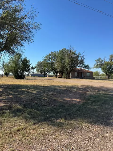 1593 Irvin Road Rd, Quanah, TX 79252