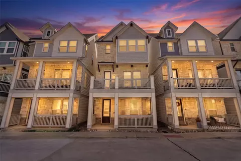 220 Lanyard Dr, Lewisville, TX 75057