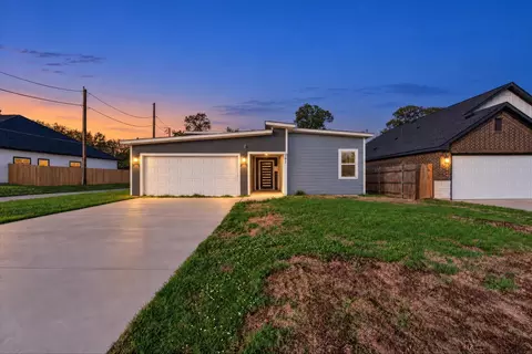 701 Atlanta St, Fort Worth, TX 76104