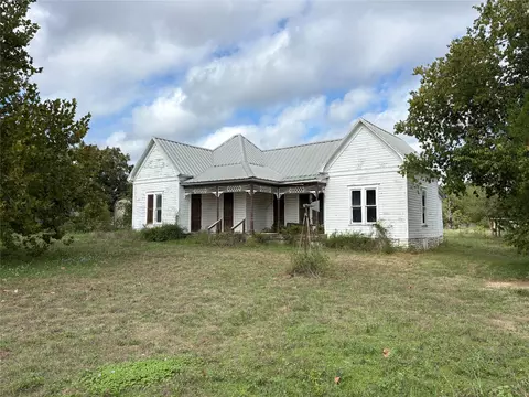 104 E A E North St, Hico, TX 76457