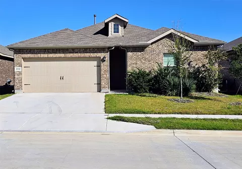 8908 Boulder Oak Blvd, Fort Worth, TX 76131