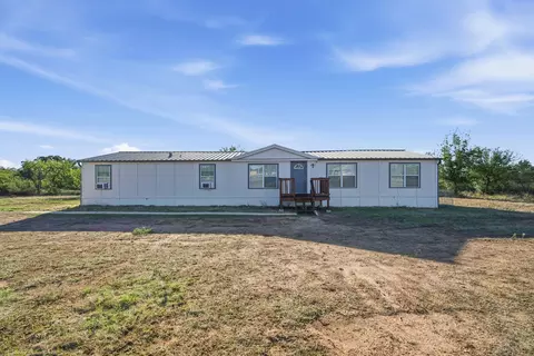 Exterior - 611 Austin St, Cisco, TX 76437 photo 1 of 5