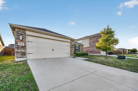 1615 Luckenbach Dr, Forney, TX 75126