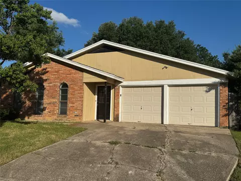 1029 Fox River Ln, Fort Worth, TX 76120