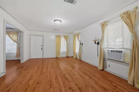 Living - 714 E 9th St, Bonham, TX 75418 photo 1 of 3