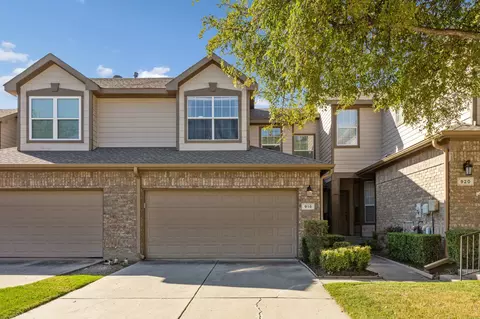916 Avondale Ln, Plano, TX 75025