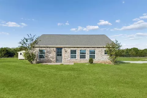 136 Judah Cir, Trenton, TX 75490