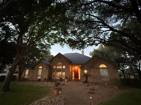 107 Pinnacle Ct, Woodway, TX 76712