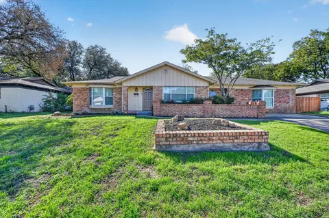 155 Sheffield Dr, Fort Worth, TX 76134