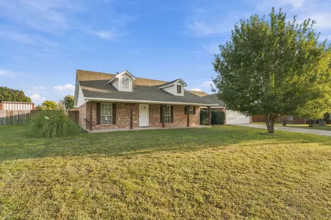 107 Ashley St, Alvord, TX 76225