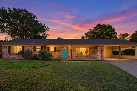 1421 Eastview Dr, Weatherford, TX 76086