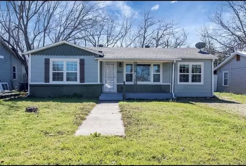 8521 Pemberton Ct, White Settlement, TX 76108