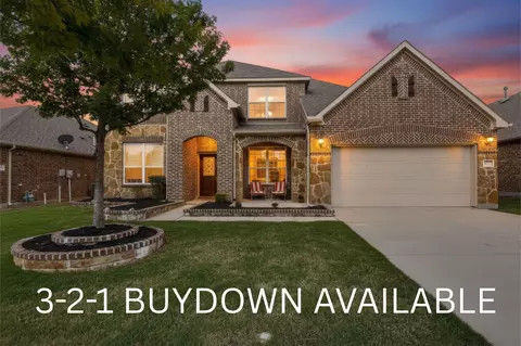 8025 Ponwar Dr, Fort Worth, TX 76131