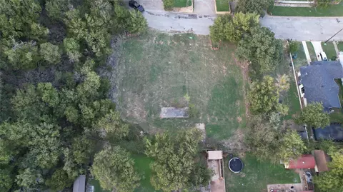 609 NW 6th St, Mineral Wells, TX 76067