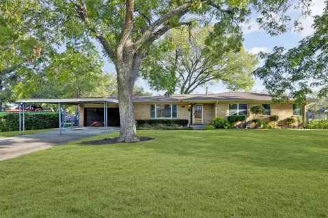 7305 Coronet Ave, North Richland Hills, TX 76180